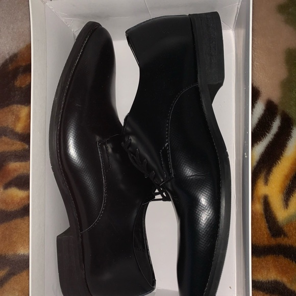 Size 9 church/dress shoes - Picture 2 of 5